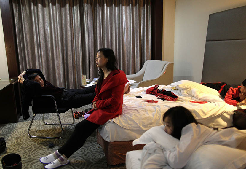 Lin Chunhong at a hotel in Jiangyin, Jiangsu province, March 19, 2016. Lin returned to her birthplace and met her birth parents for the first time at 38 years old. Han Meng/Sixth Tone