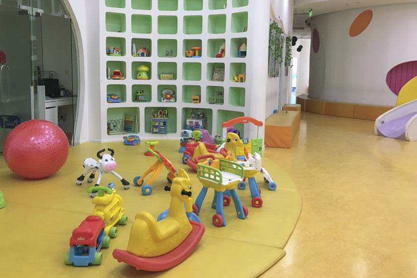 Colorful toys at a day care center in Shanghai, April 24, 2017. Ni Dandan/Sixth Tone