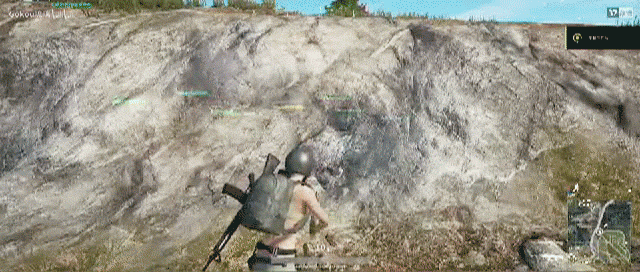 A GIF shows a ‘PlayerUnknown’s Battlegrounds’ player using cheats to stretch their avatar’s limbs and snipe opponents. From Bilibili uploader Gokou琉璃