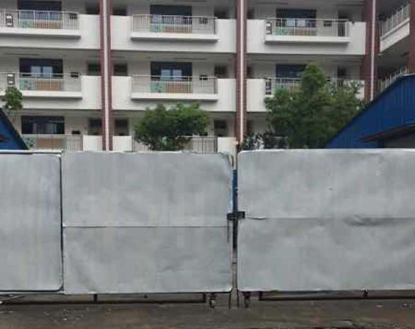 The barrier separating the Lixin and Qinxi sides of the school in Suzhou, Jiangsu province, August 2018. Courtesy of a parent