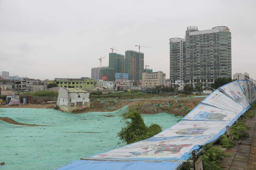 A hilly tract of land has been leveled to make way for the construction of a residential high-rise in Pingshan District, Shenzhen, Guangdong province, Nov. 3, 2018. Cai Yiwen/Sixth Tone