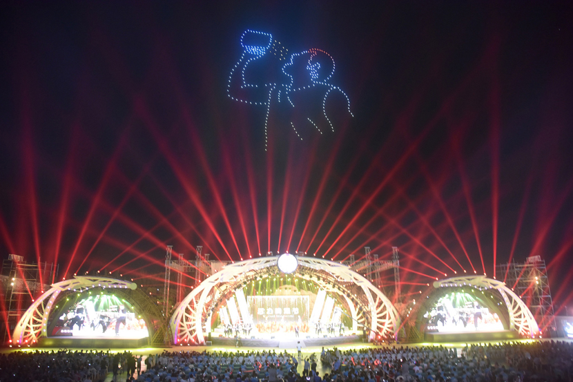 300 drones form a beer-shaped pattern during the opening ceremony of the 2019 Qingdao International Beer Festival at Golden Sand Beach, Qingdao, Shandong province, July 26, 2019. VCG