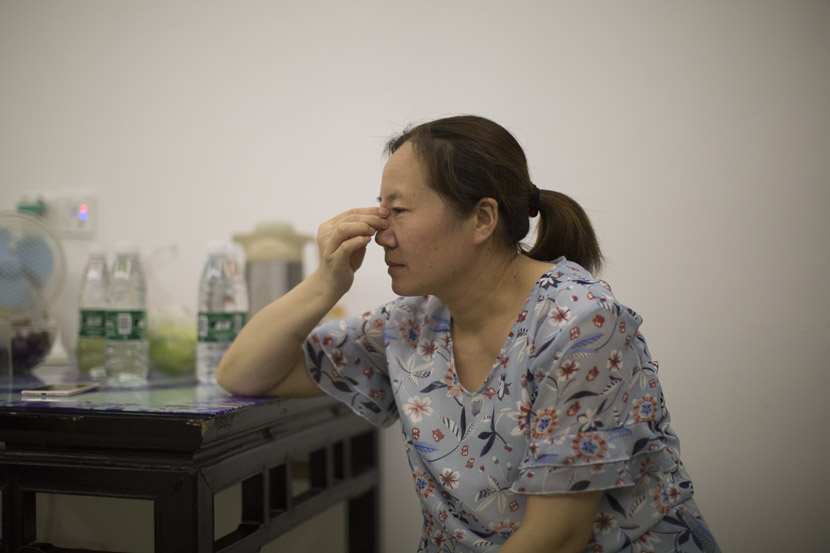 Yang Ling, Zhao Yangyang’s mother, worries about her daughter’s situation in Sheyang, Jiangsu province, July 28, 2019. Shi Yangkun/Sixth Tone
