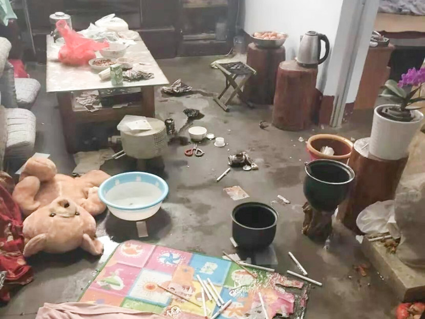 The scene of the explosion that left two girls aged 12 and 14 severely burned, Zaozhuang, Shandong province, August 2019. From @爆料枣庄 on Weibo