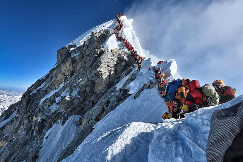 Heavy traffic caused a logjam at the summit of Mount Everest, on the border of China and Nepal, May 22, 2019. Project Possible/VCG