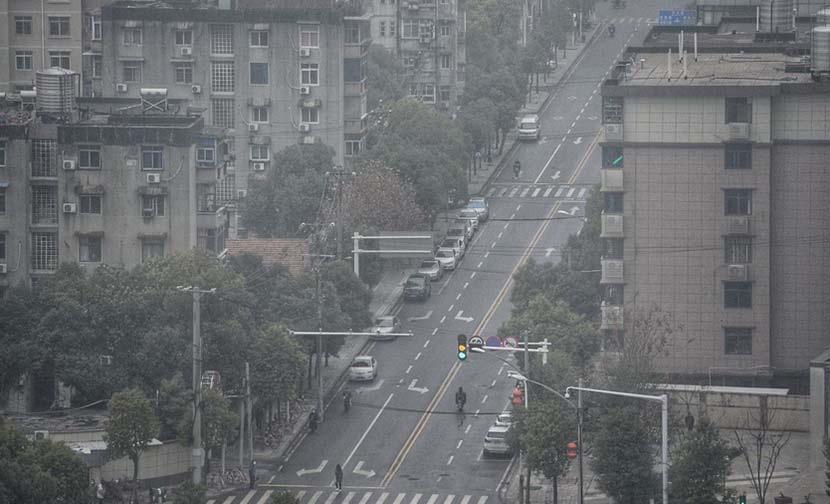 An aerial view of a street in Wuhan, Hubei province, Jan. 23, 2020. From @红星新闻 on Weibo