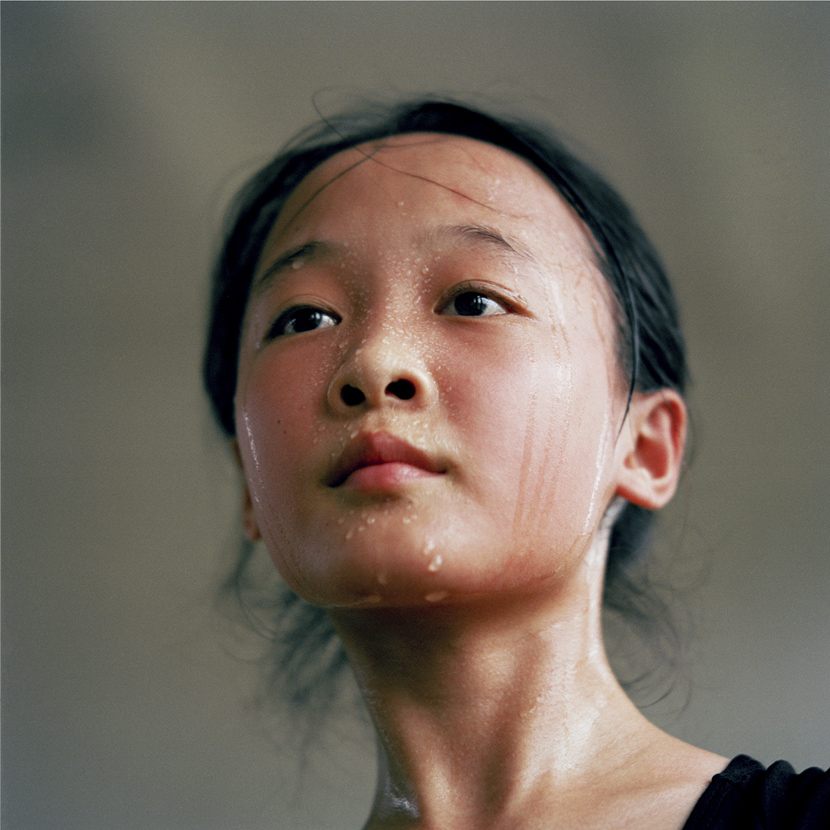 A girl from a dance school in Guangzhou, Guangdong province, 1981-1982. Courtesy of Ryoji Akiyama via Seisodo