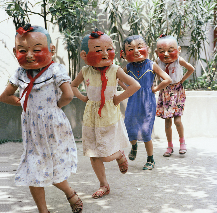 Students play games in Chengdu, Sichuan province, 1981-1982. Courtesy of Ryoji Akiyama via Seisodo