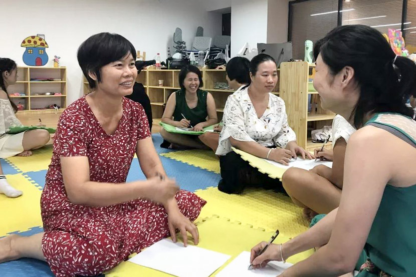 Domestic workers workshop lyrics to a song in Guangzhou, Guangdong province, 2019. Courtesy of Beijing Hongyan Social Work Service Center 