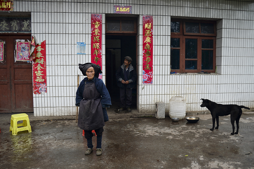 Dezliangz’s parents in Qinglong County, Guizhou province, Oct. 28, 2020. Stephen Che/Guyu