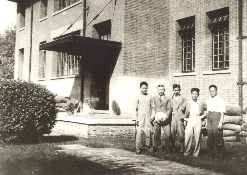Students from Nankai University pose for a photo on the campus of Changsha Temporary University, 1937. From Archives Bureau of Nankai University