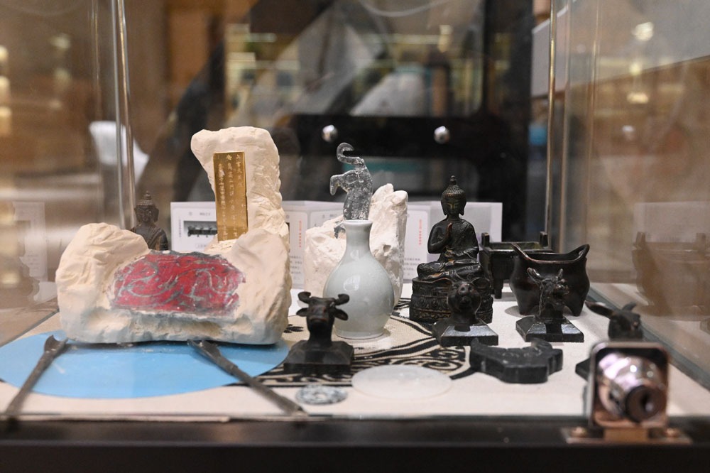 Souvenirs on display at the Henan Museum, Zhengzhou, Henan province, March 2021. IC