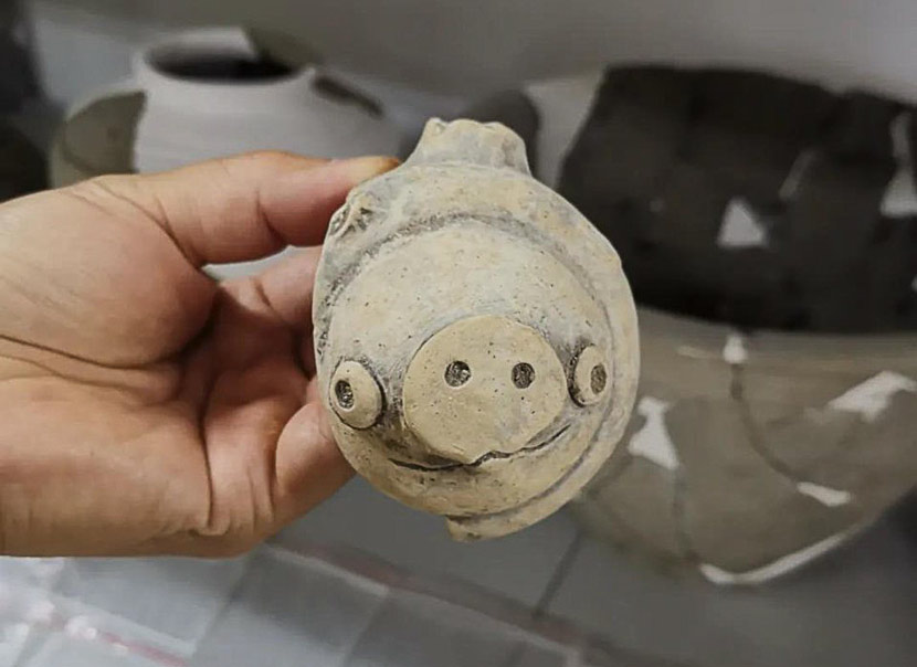 A pottery pig discovered near the Sanxingdui Site, 2020. From the Sichuan Provincial Cultural Relics and Archeology Research Institute