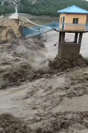 A GIF shows floodwaters in the Inner Mongolia Autonomous Region. Courtesy of E shaokai