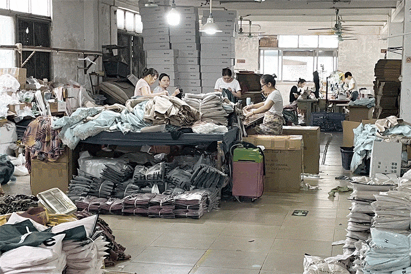 A GIF shows staff working on an order from Shein inside Chen’s factory, in Guangzhou, Guangdong province, July 2021. Wu Peiyue for Sixth Tone