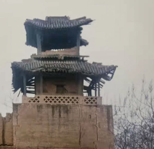 A view of Yanjiazhuang’s Kuixing Tower in 1994. Courtesy of the interviewees