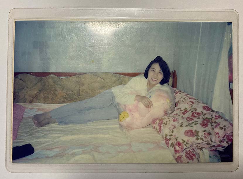A photo of Li when she was young. Chen Canjie for Sixth Tone