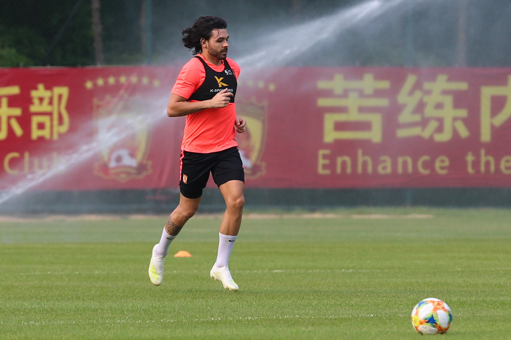 Ricardo Goulart Pereira takes part in a training session in Guangzhou, Guangdong province, 2019. People Visual