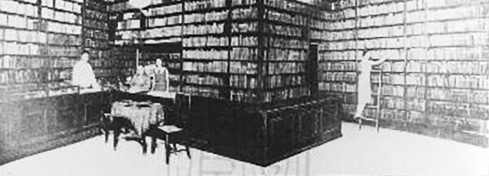 A Russian bookshop-cum-library with a collection of 15,000 books. The store opened on Avenue Joffre in 1925. From Shanghai Library