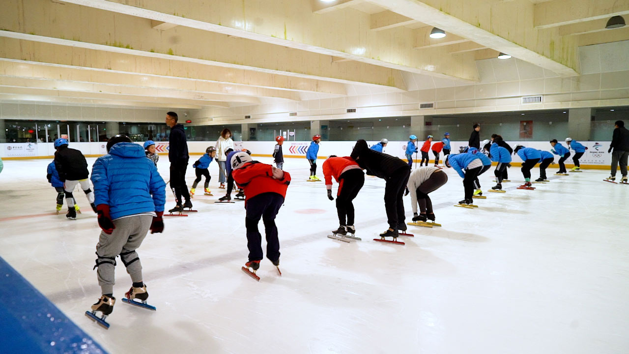 Students practice skating at Feiyang Skating Center in Shanghai, Students practice skating at the Feiyang Skating Center in Shanghai, June 10, 2021. Chen Si/Sixth Tone 2021. Chen Si/Sixth Tone