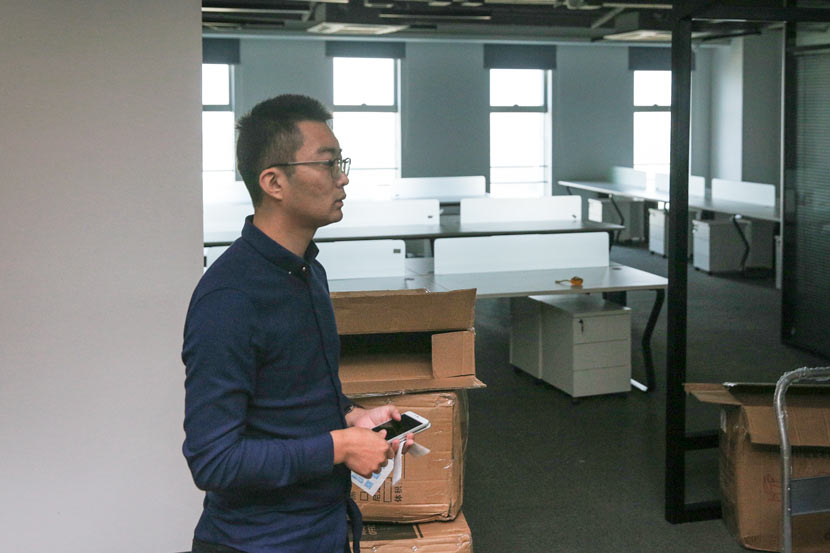 Tian Yunpeng, founder of Hengyi Wenhua, stands in his company’s newly renovated office in Nanjing, Jiangsu province, Oct. 19, 2017. Shi Yangkun/Sixth Tone