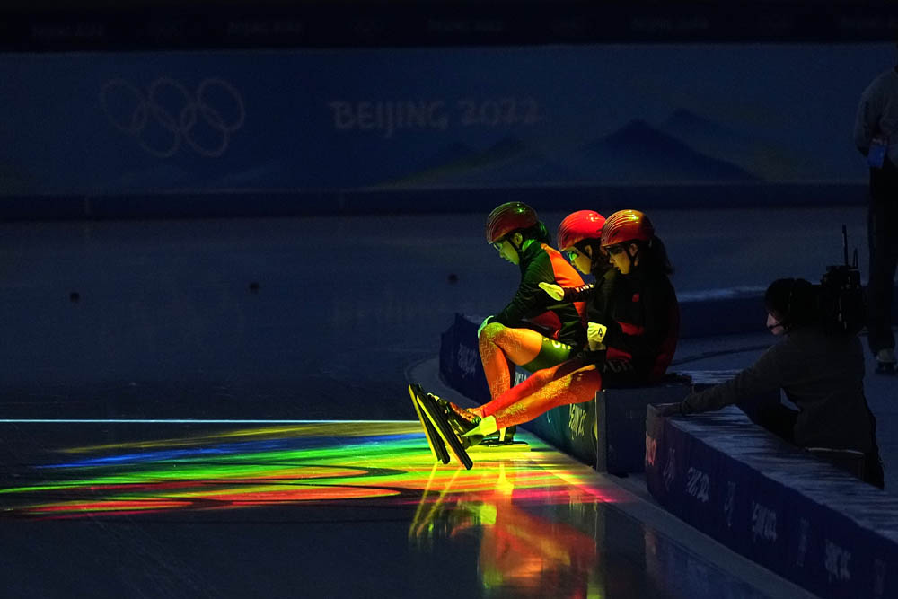 Team China about to compete in the speedskating women’s team pursuit quarterfinals in Beijing, Feb. 12, 2022. Sue Ogrocki/VCG