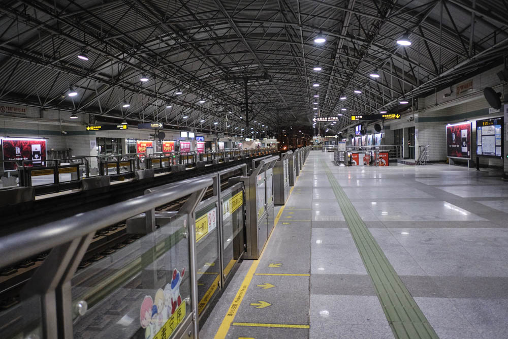 A view of an empty subway station in Shanghai, March 14, 2022. Wu Huiyuan/Sixth Tone