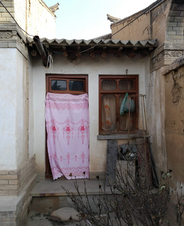 An exterior view of a home rented by a “peidu” mother. Courtesy of Qi Weiwei