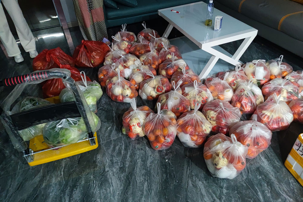 Packages of food and fruit bought by Long Wuwu’s group, April 2022. Courtesy of a member of Long’s group