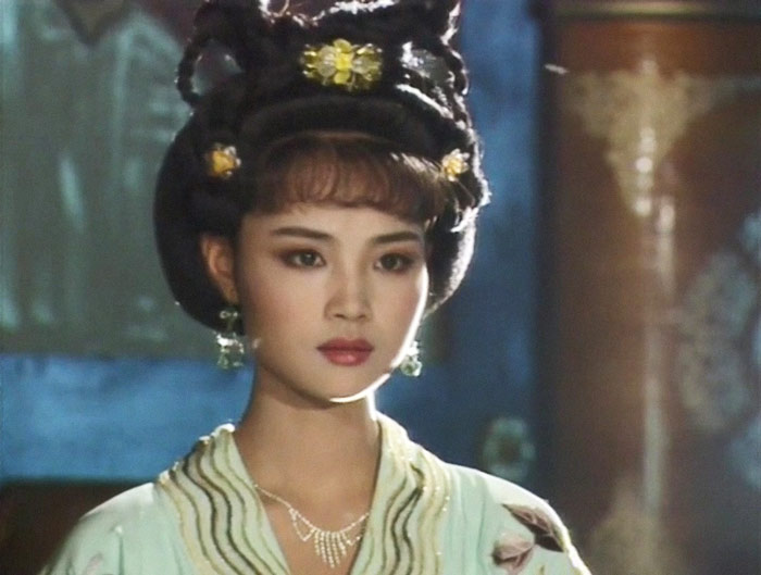 A still of Shangguan Wan’er from the 1995 TV series “Empress Wu Zetian.” From Douban