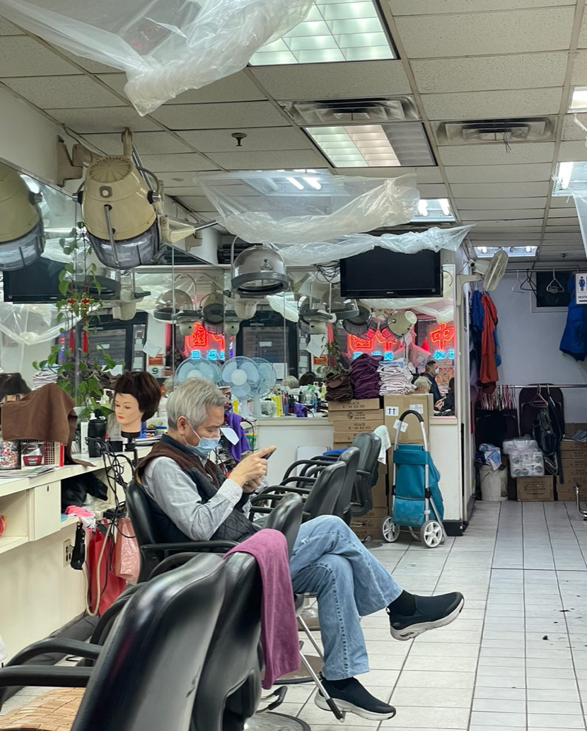 The New China Beauty Salon, Manhattan, March 2022. Courtesy of Xiong Yang