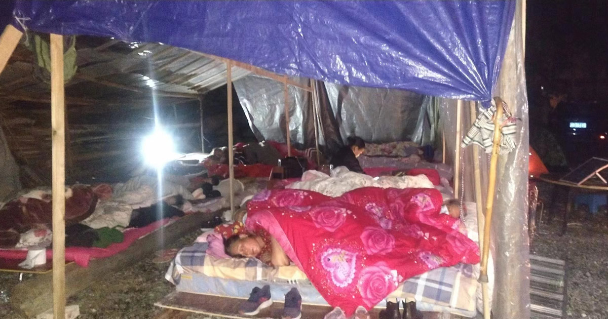 Locals in Moxi sleep in temporary tents, Sichuan province, September 2022. Courtesy of Xu Lei