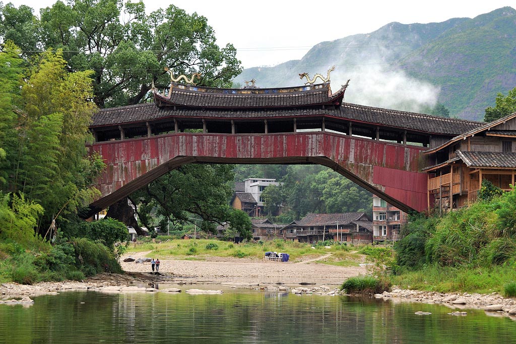 Beijian Bridge in Taishun County, Zhejiang province, 2008. VCG