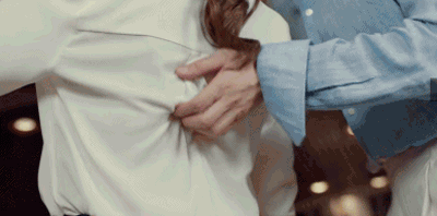 A GIF from "Gentlemen From East 8th" shows the leading actor grabbing the heroine’s shirt. From Weibo
