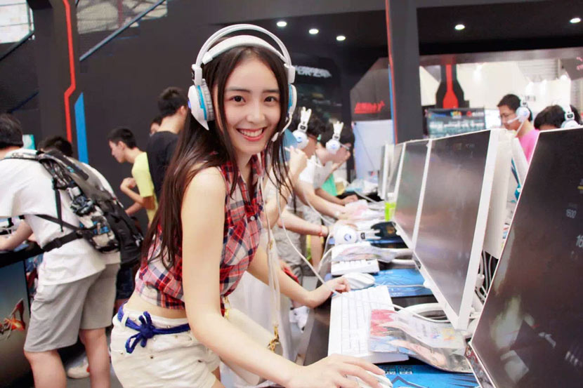 Duan Yushuang poses for a photo during the annual China Digital Entertainment Expo in Shanghai, 2016. Courtesy of Duan Yushuang