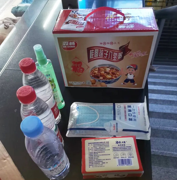 Food and supplies given to Zhang by volunteers and the local government. Courtesy of Zhang Yanbing