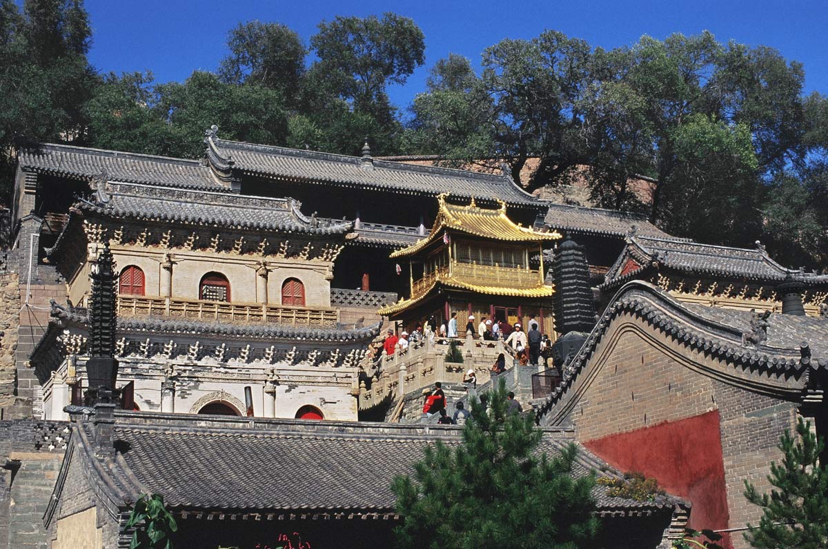 Temples on Mount Wutai, Shanxi province, 2006. Zhou Jucheng/VCG