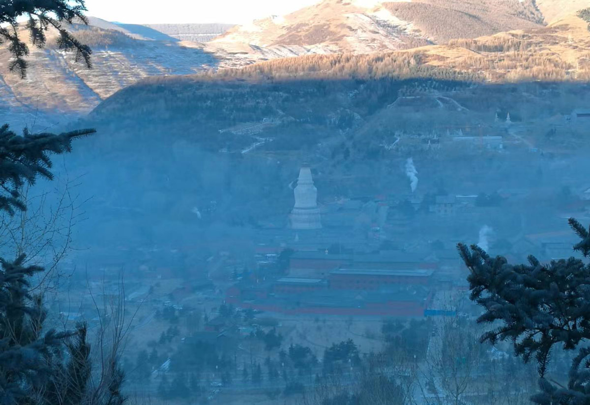 Temples on Mount Wutai. Courtesy of Shiba Huasheng