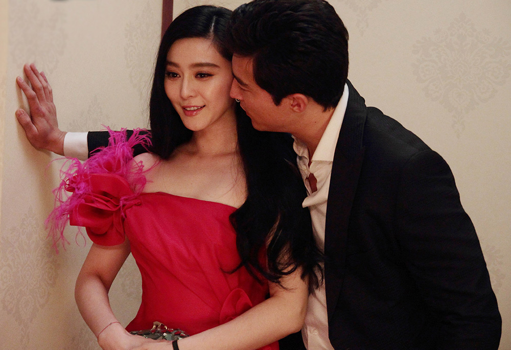 A still from the film “One Night Surprise.” From Douban