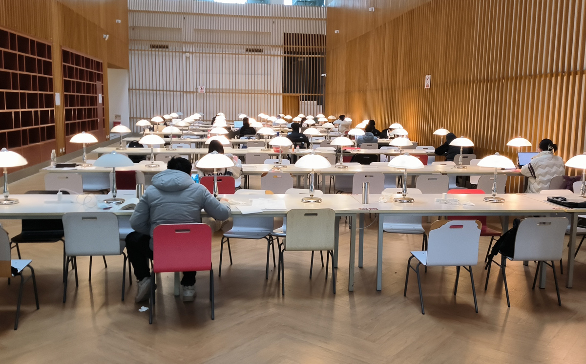 Only a few students can be seen studying in the library on the day after the postgraduate entrance exams, at the Shanghai University of Finance and Economics, Dec. 26, 2022. Courtesy of Tian Yuan