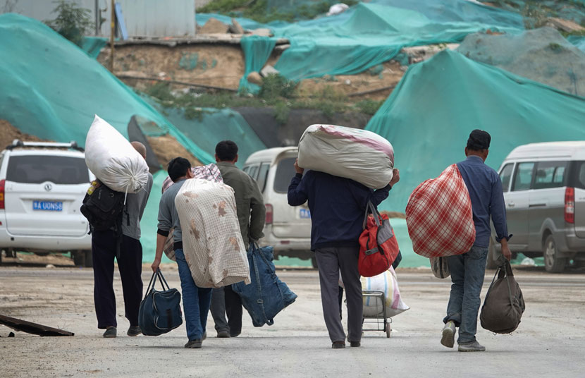 China Proposes Charging Interest on Late Payments to Migrant Workers