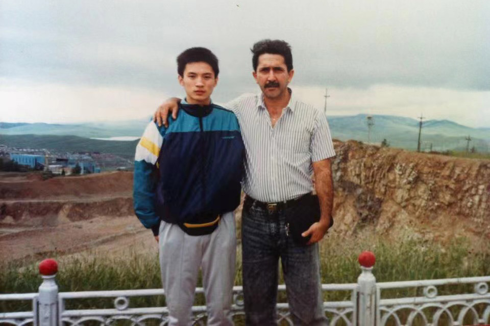 Liu Gang and Pedro Diaz in the 1990s. Courtesy of Liu Gang