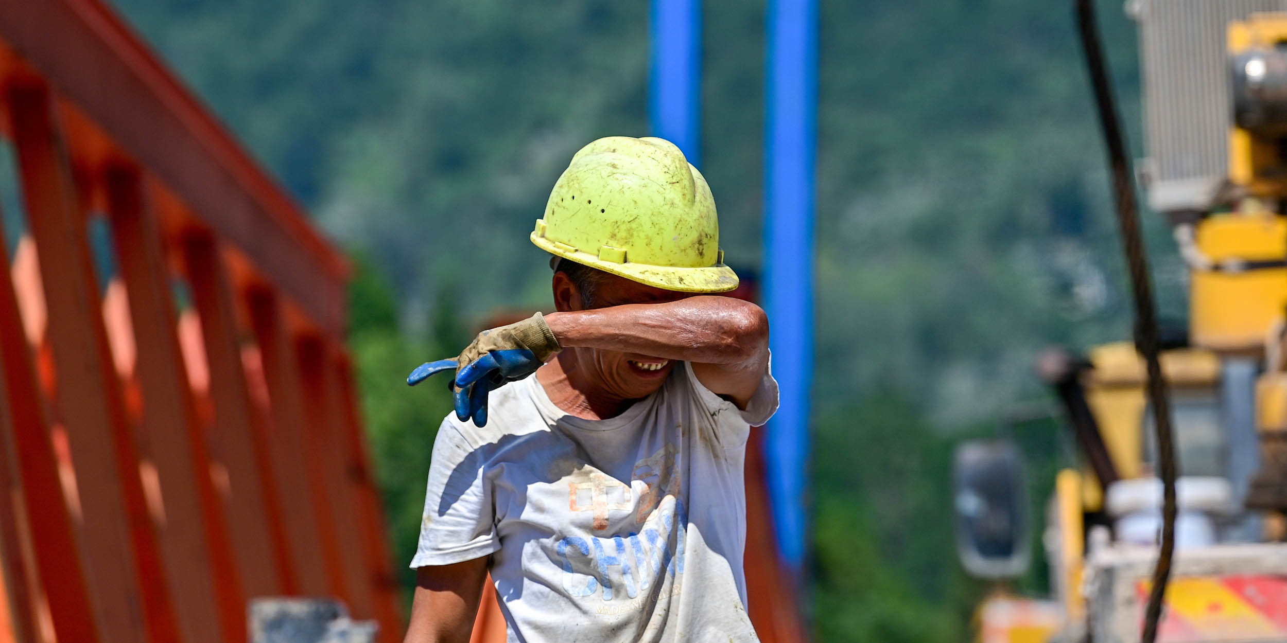 blue collar filipino worker