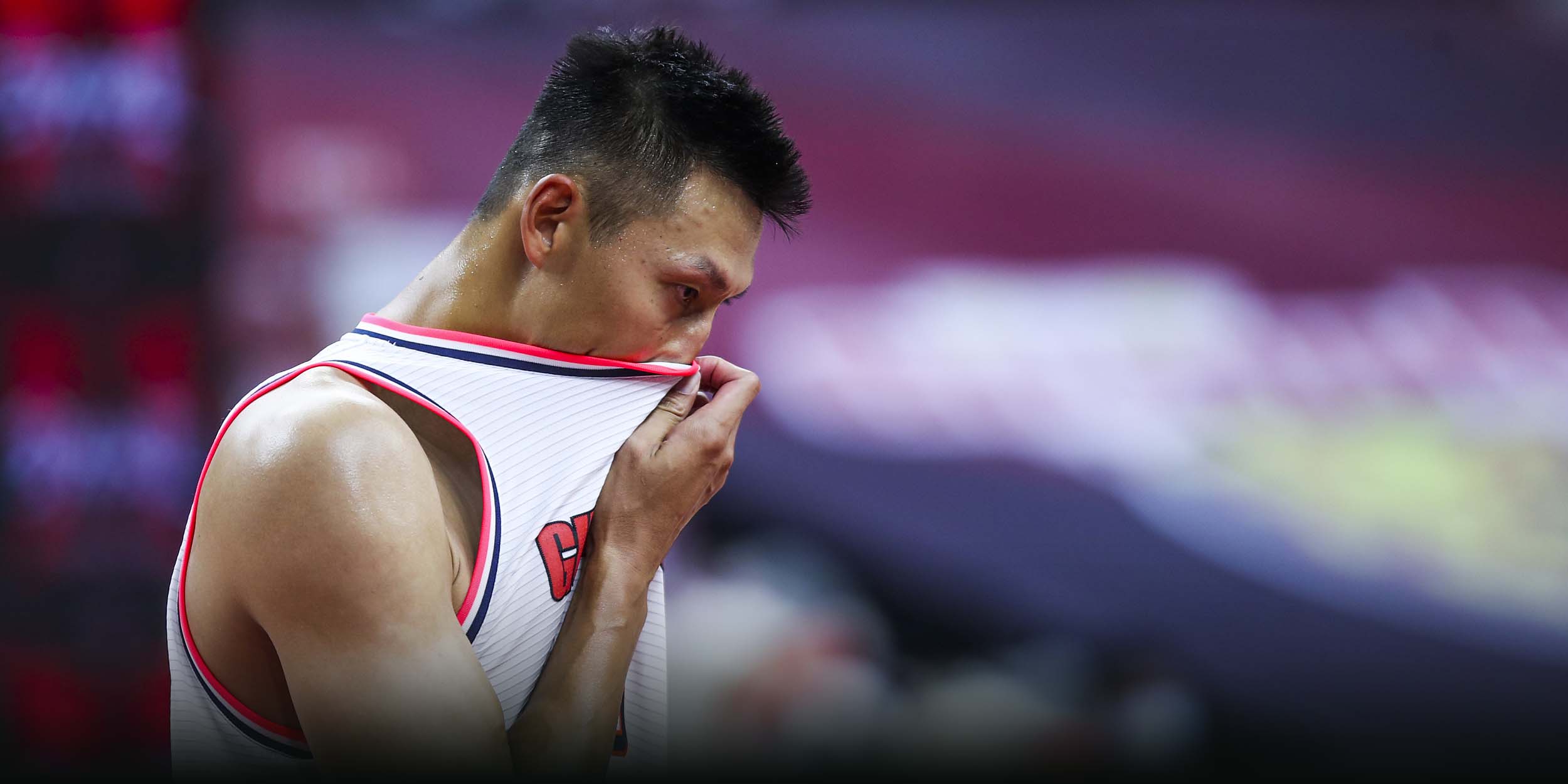 Kyle Anderson of China reacts at the end of the second quarter during  News Photo - Getty Images