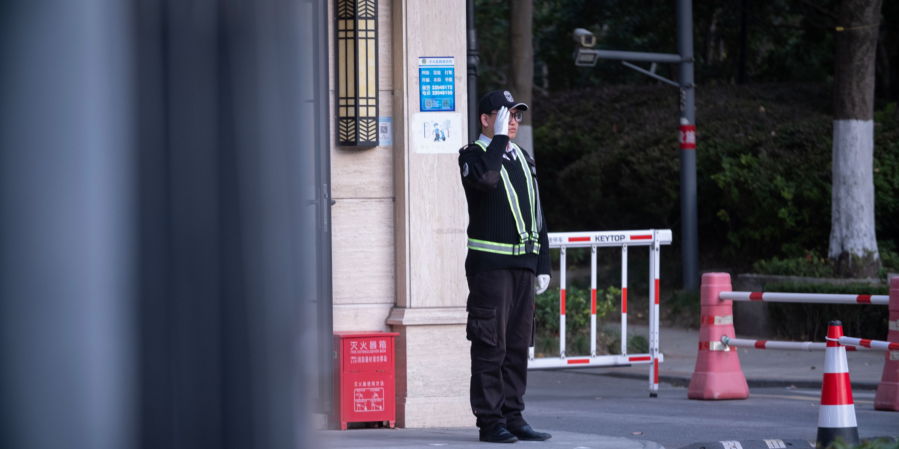 China’s Security Guards Live Lives on the Margin