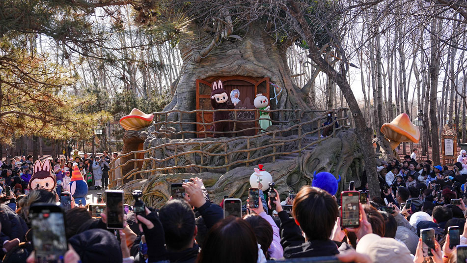 China’s Answer to Disney Is Smaller, Cheaper, and More Social