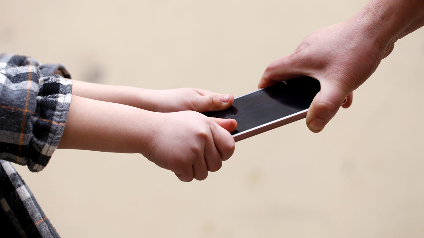 Social Media Bans Alone Won’t Protect Kids, Chinese Report Finds